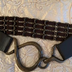 Buziroher metal and leather belt